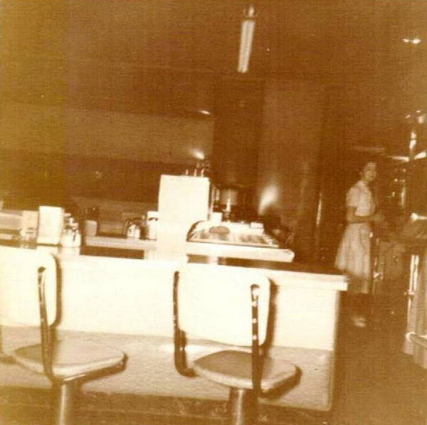 Tekon Grill (Te-Kon Grill & Truck Stop) - From Ann Thornton On Facebook (newer photo)